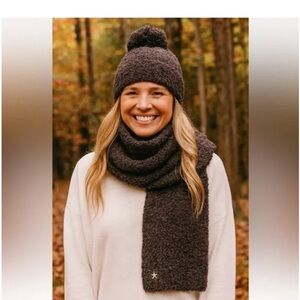 BAREFOOT DREAMS POM POM BEANIE & SCARF SET EXPRESSO/COCOA
